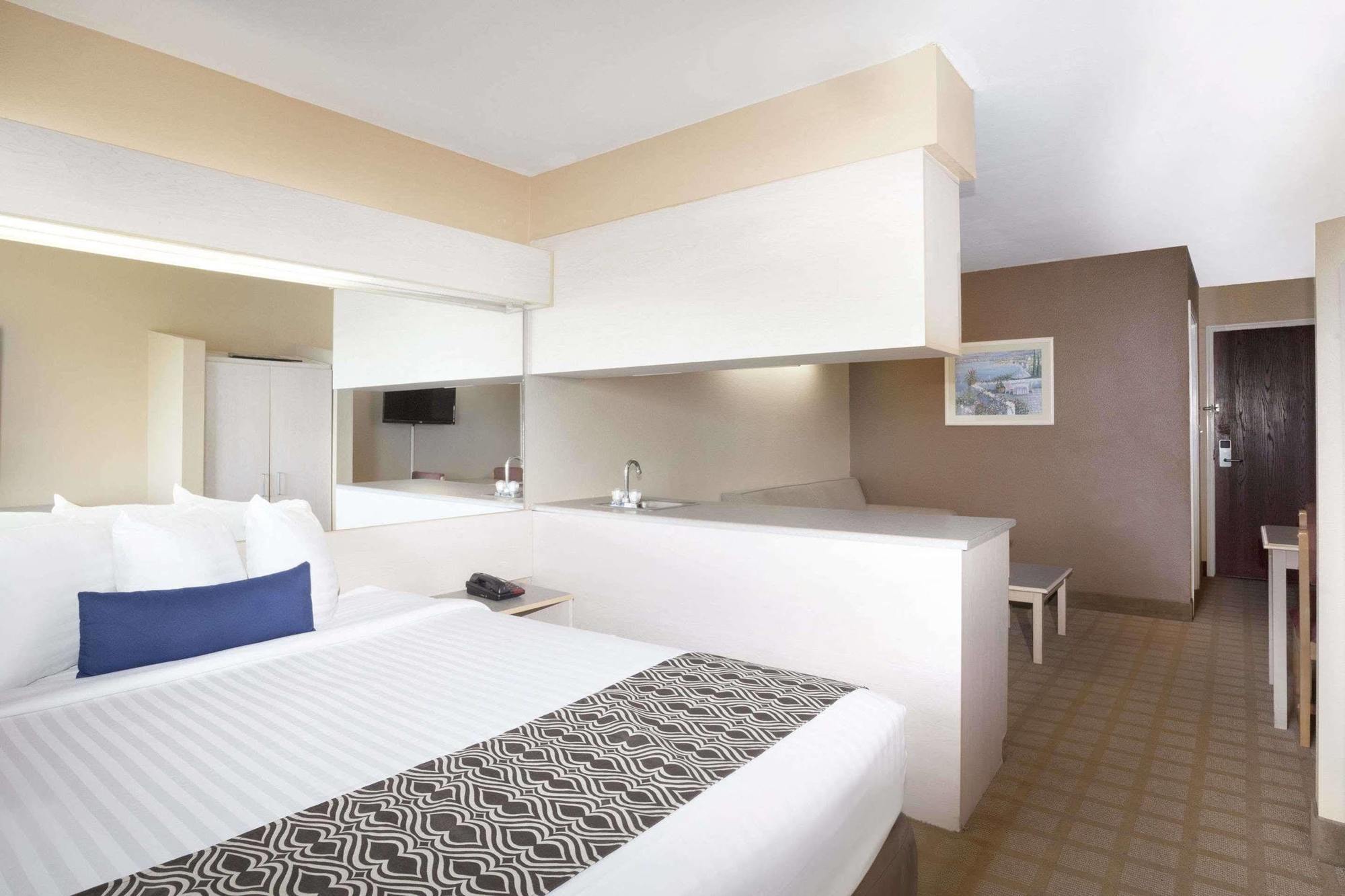 Microtel Inn And Suites Lafayette Exteriér fotografie