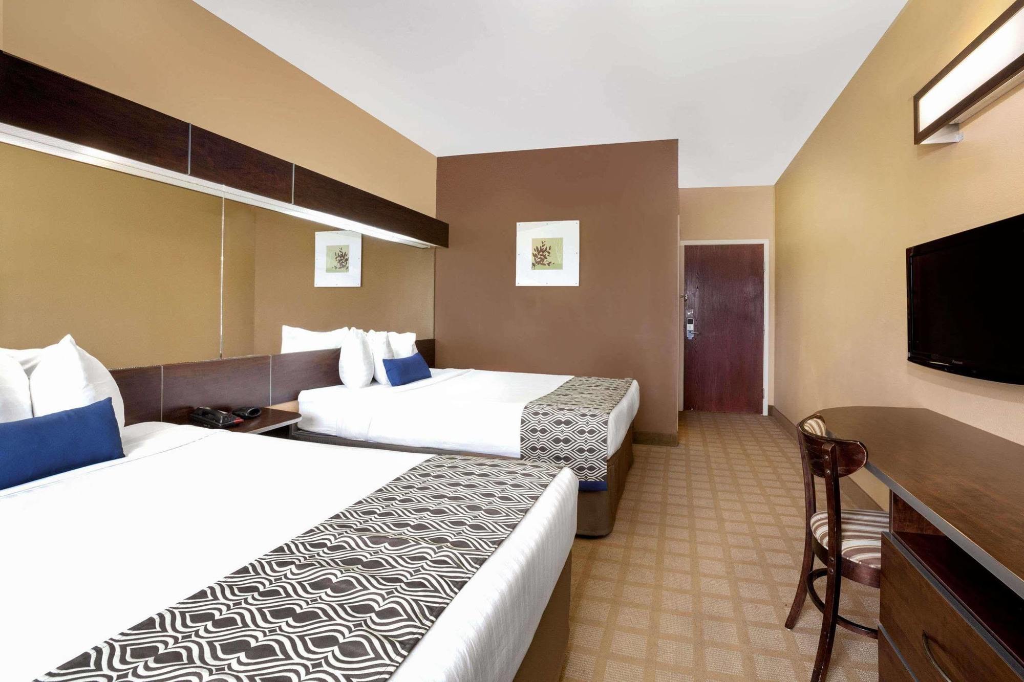 Microtel Inn And Suites Lafayette Exteriér fotografie